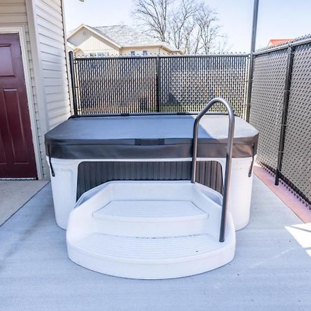 Tiny Home With Hot Tub Near Ft Leonard Wood! Waynesville المظهر الخارجي الصورة