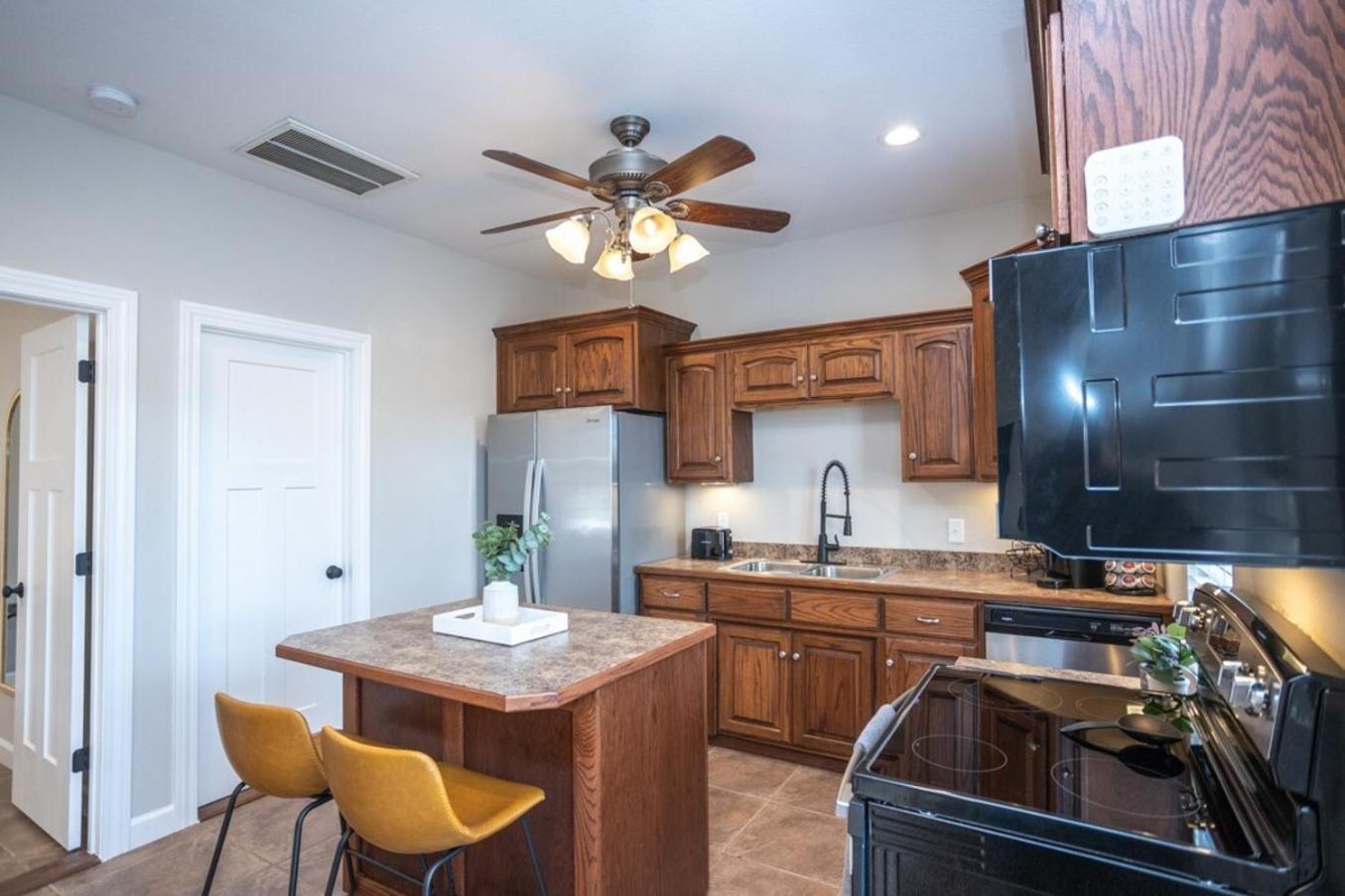 Tiny Home With Hot Tub Near Ft Leonard Wood! Waynesville المظهر الخارجي الصورة