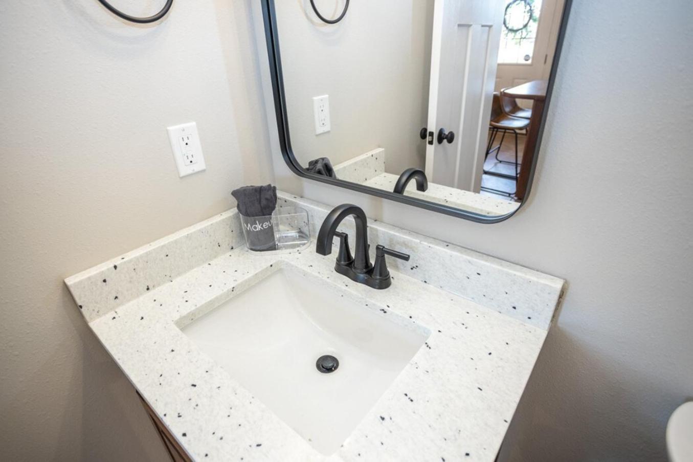Tiny Home With Hot Tub Near Ft Leonard Wood! Waynesville المظهر الخارجي الصورة