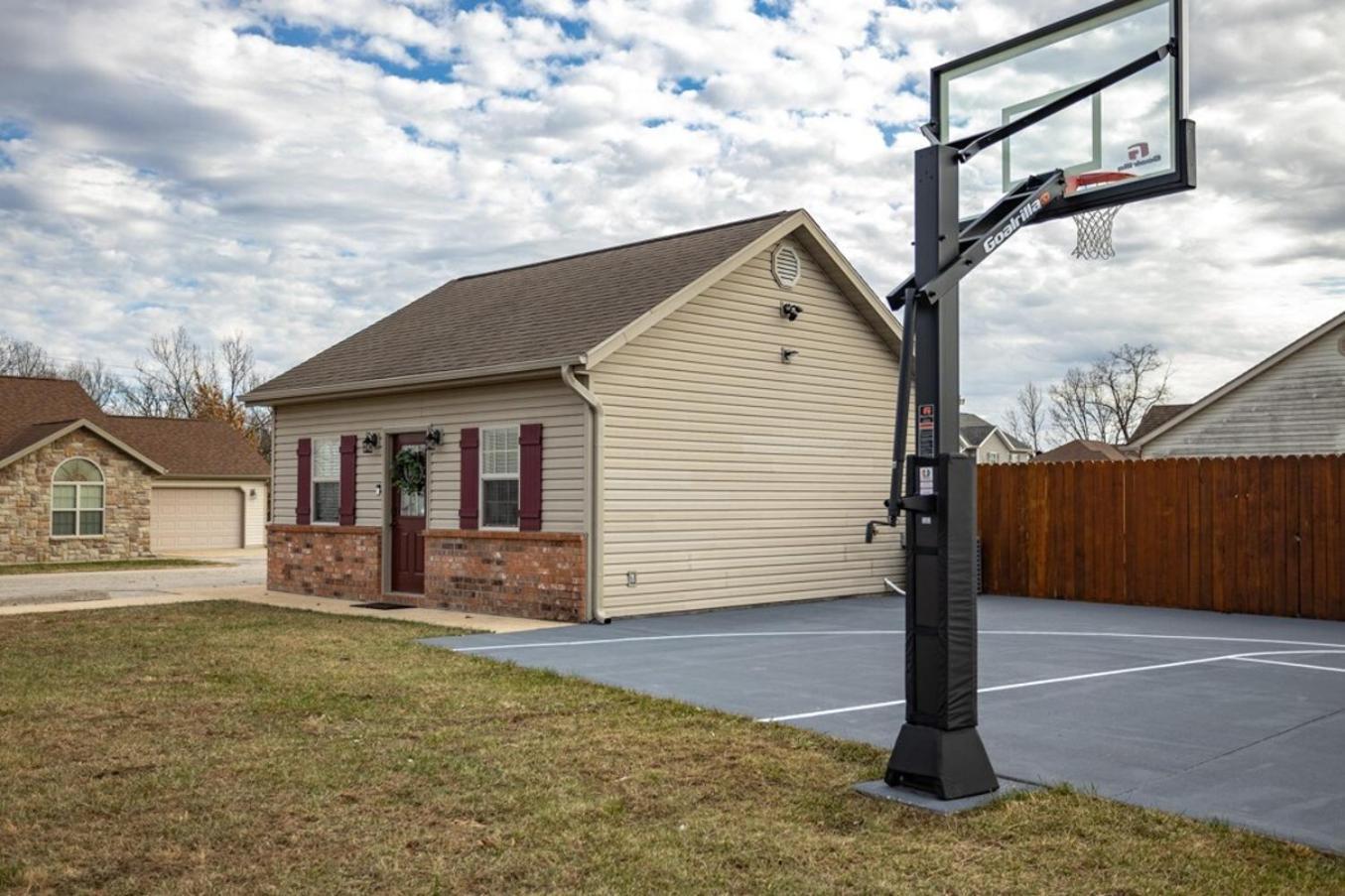 Tiny Home With Hot Tub Near Ft Leonard Wood! Waynesville المظهر الخارجي الصورة