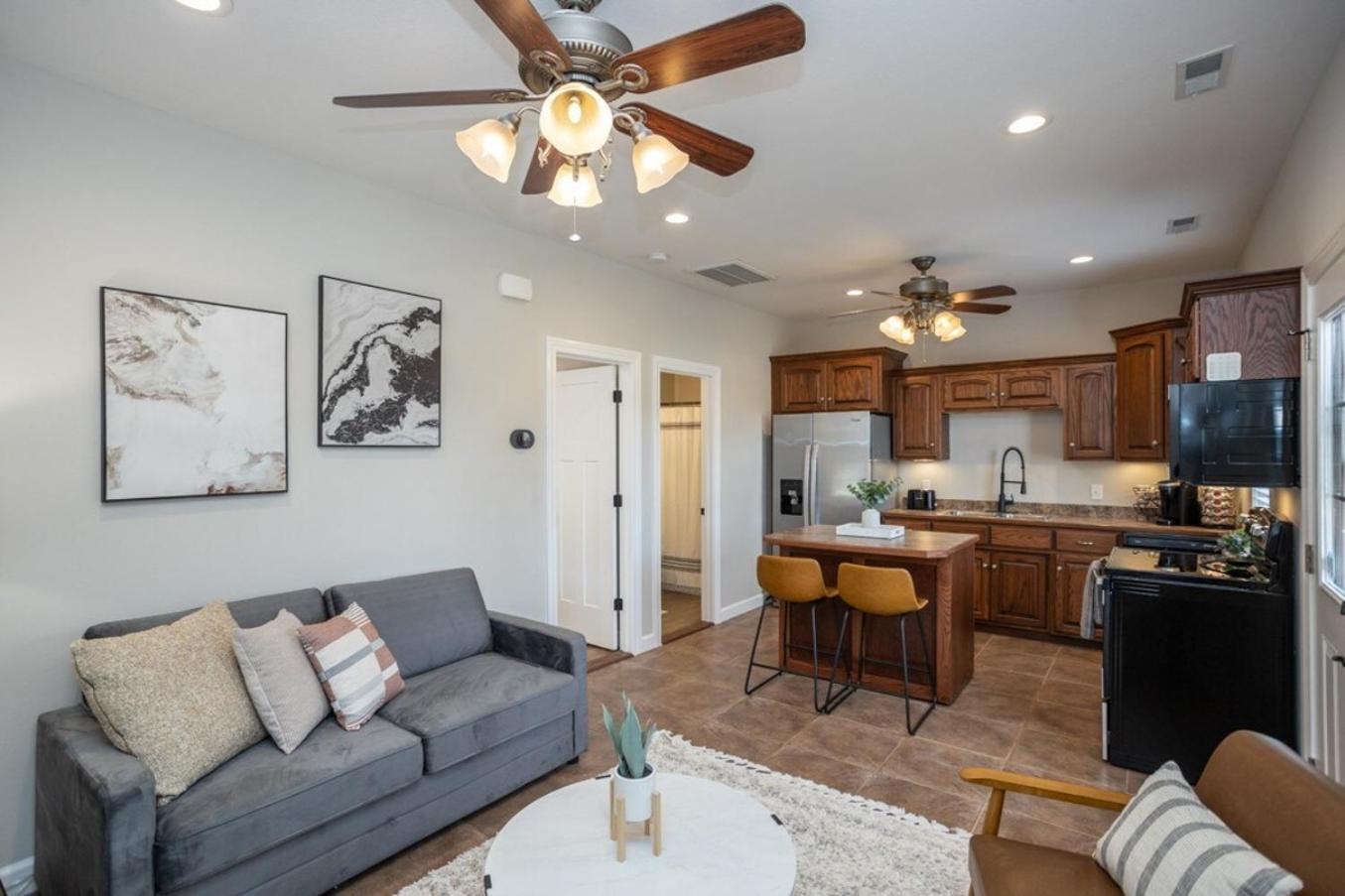 Tiny Home With Hot Tub Near Ft Leonard Wood! Waynesville المظهر الخارجي الصورة